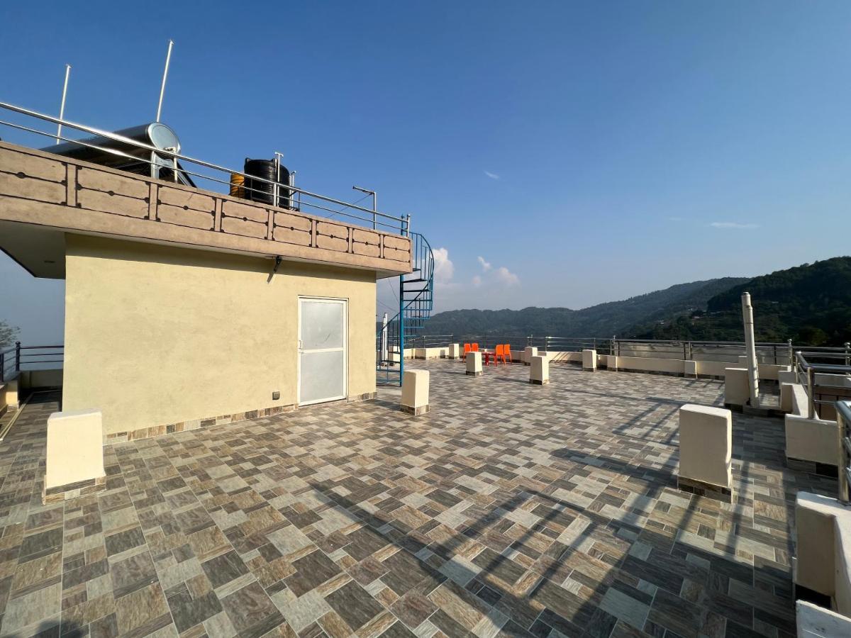 Hotel Village View Нагаркот Экстерьер фото