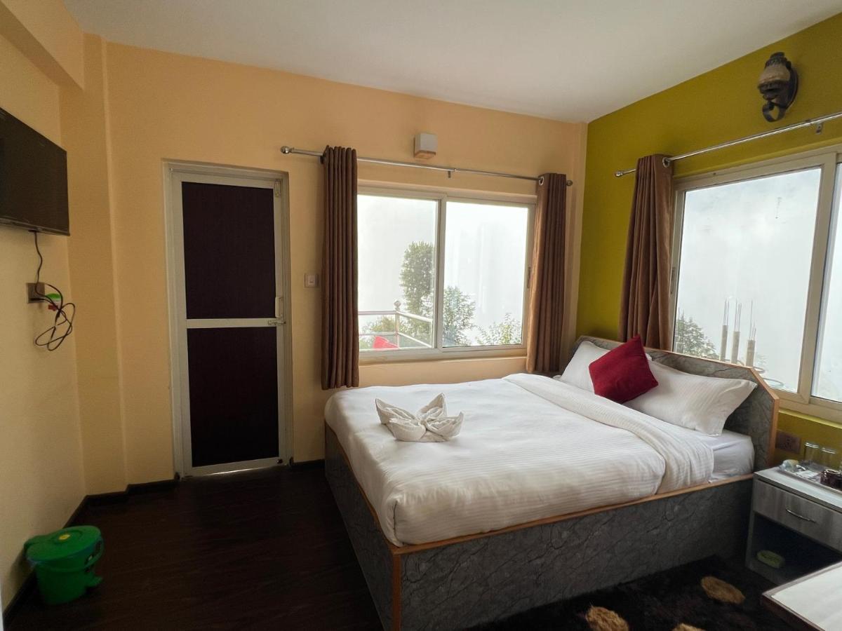 Hotel Village View Нагаркот Экстерьер фото