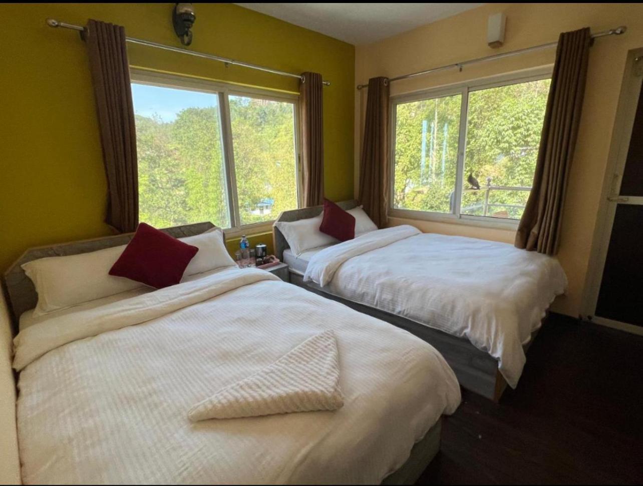 Hotel Village View Нагаркот Экстерьер фото