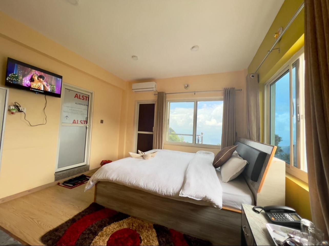 Hotel Village View Нагаркот Экстерьер фото