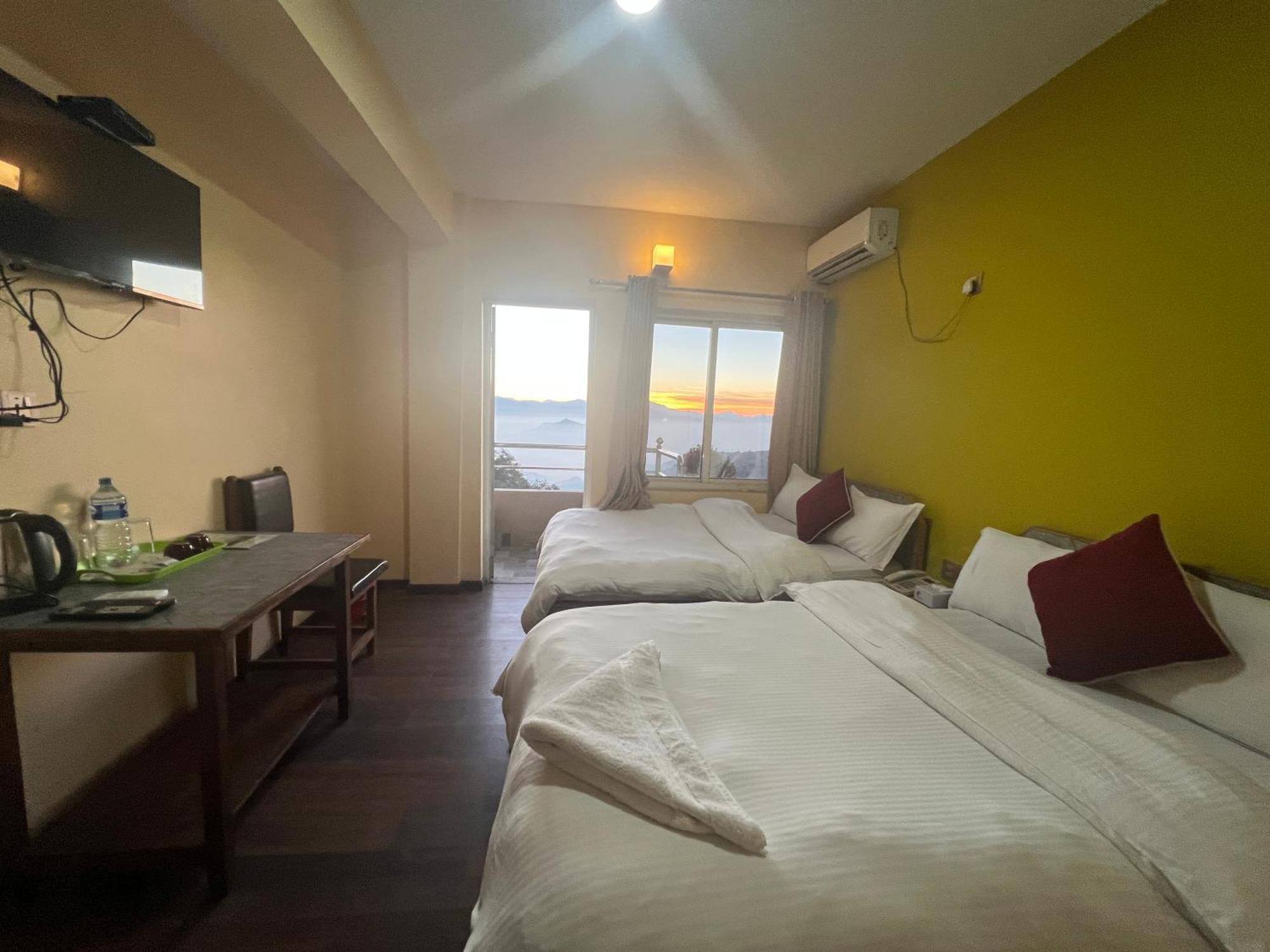 Hotel Village View Нагаркот Экстерьер фото